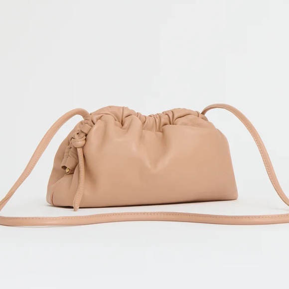 New! Mansur Gavriel Exclusive Mini Cloud Clutch Bag in Trucco Nude Tan Beige - Picture 2 of 10
